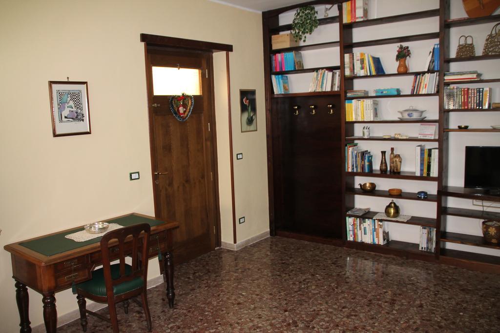 B&B A Casa Di Nonna Fondi Eksteriør bilde
